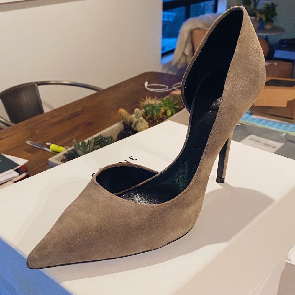 Céline D’Orsay Pump Mastic in Grey Suede [Never worn]